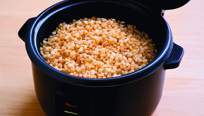 How to Cook Brown Rice in a Rice Cooker